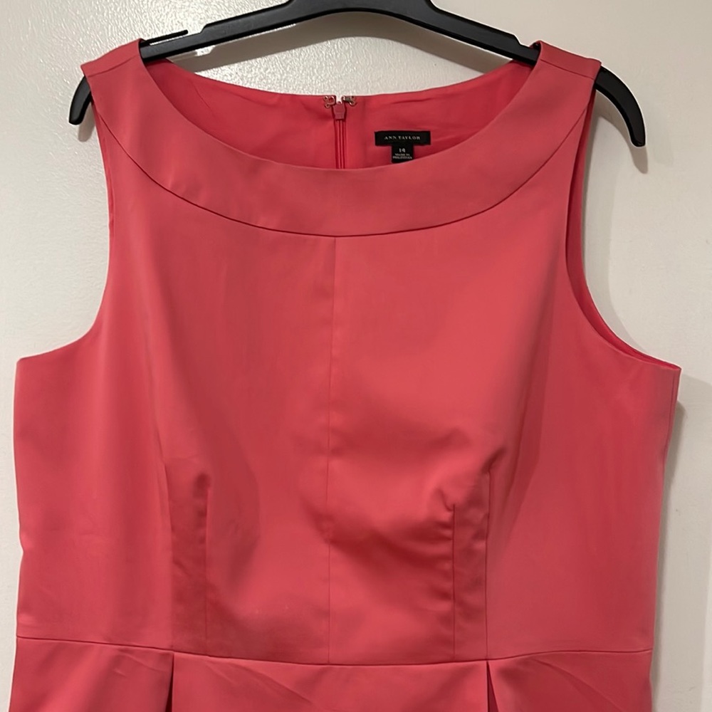 Ann Taylor- Lined dress